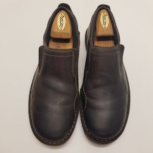 Clarks 62185 Men Sz 8M Black Oiled Leather Loafer Slip On Non-Skid Sole